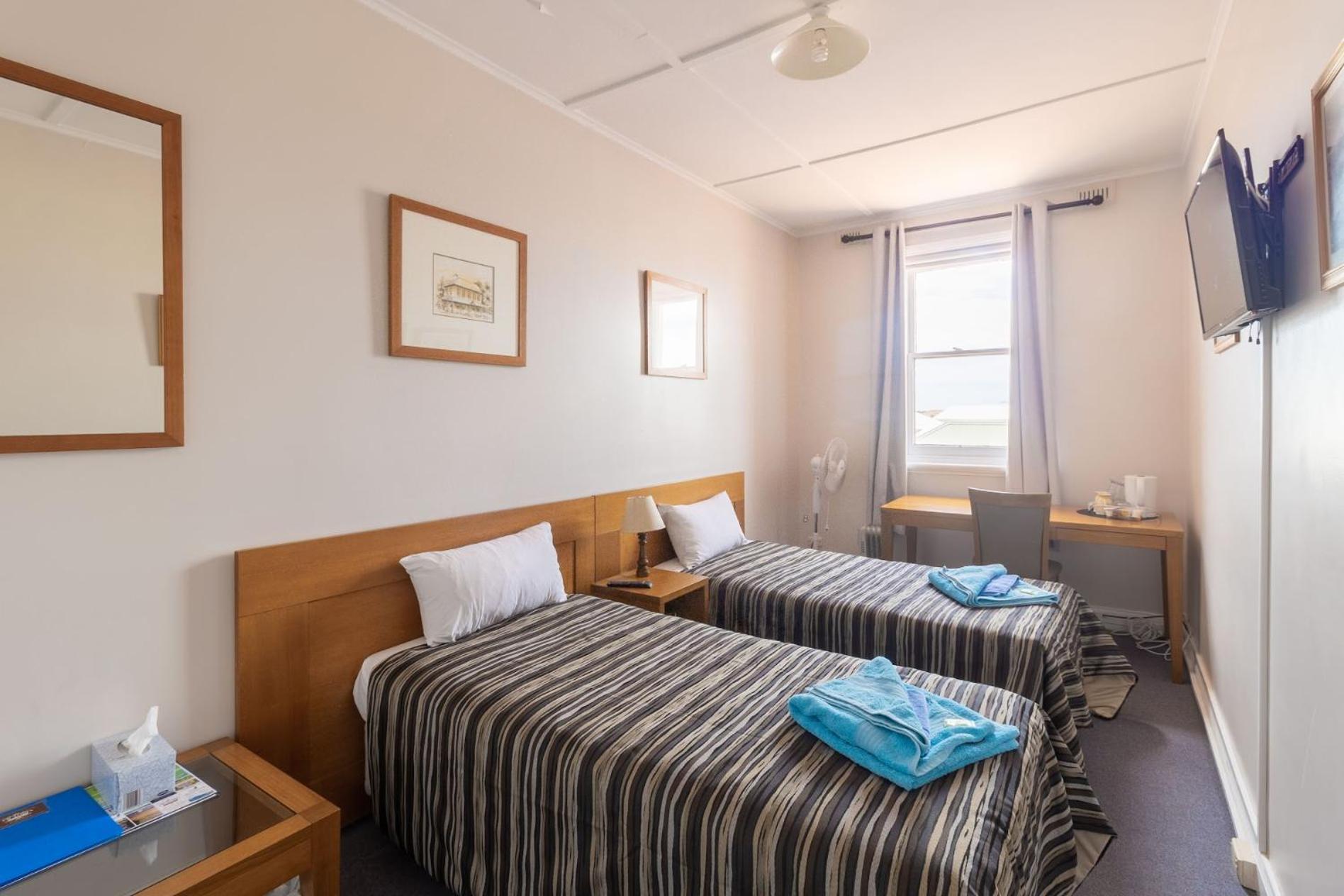 The Victoria Hotel Port MacDonnell Exterior photo